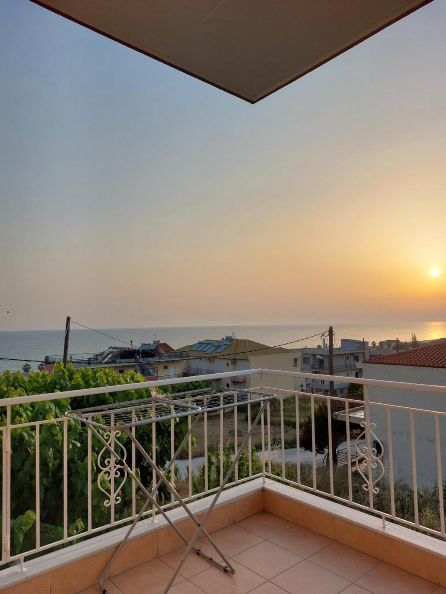 Sunset Apartment *